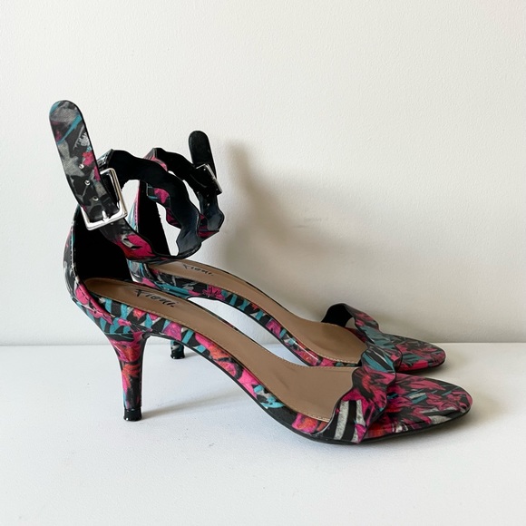 Floral ‘Fioni’ Kitty Heels - Picture 3 of 4